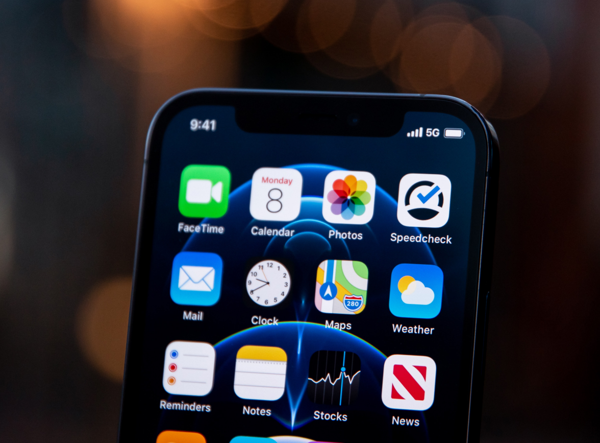 岳塘苹果手机维修分享为什么 iPhone 12 在冬季会自动关机 